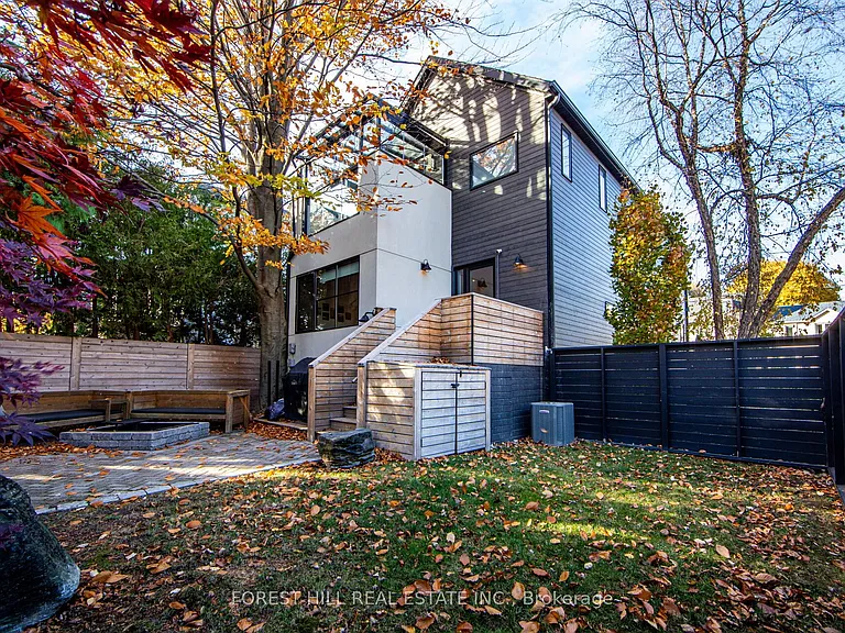 257 Manor Rd E — Photo 44