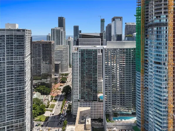 77 SE 5th St, Miami, FL