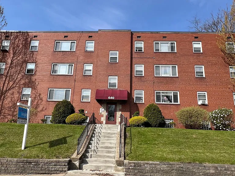 640 Southcrest Dr — Photo 1