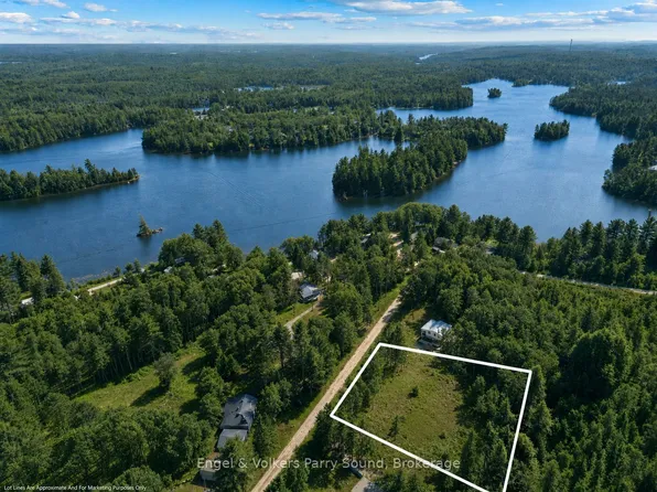 40 Miller Dr, McDougall, ON P2A 2W7