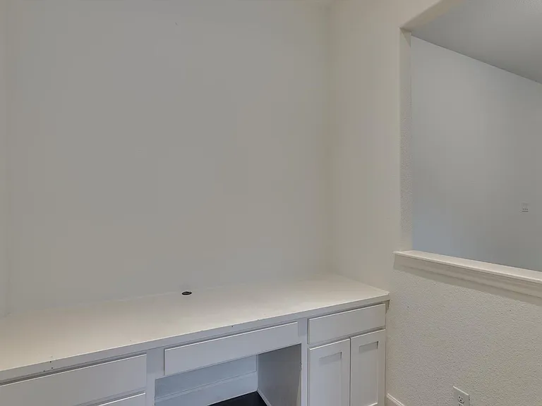 4064 Washburne Dr — Photo 15
