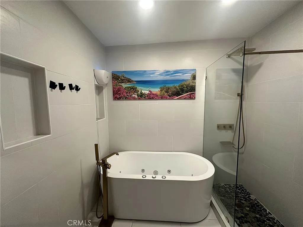 1 bed, 881 sqft, $2,195 — Photo 3