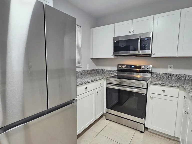 1545 Lake Crystal Dr #D — Photo 3