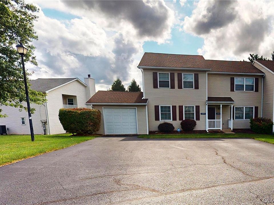 1st image of 208 Briarwood Dr #A