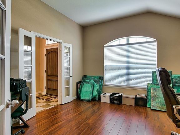 2nd image of 2111 Highland Dr