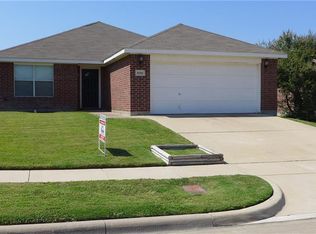 8104 Zephyr Ct, Arlington, TX 76002