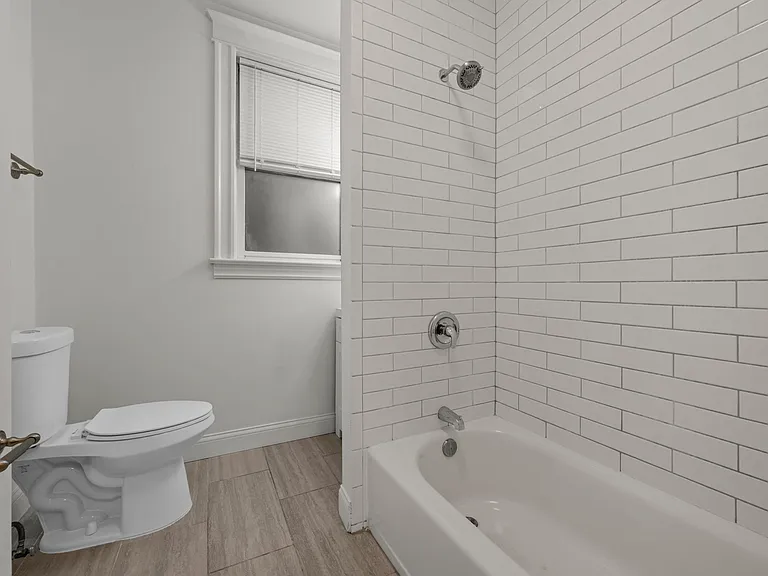 5744 Pershing Ave #1E — Photo 15