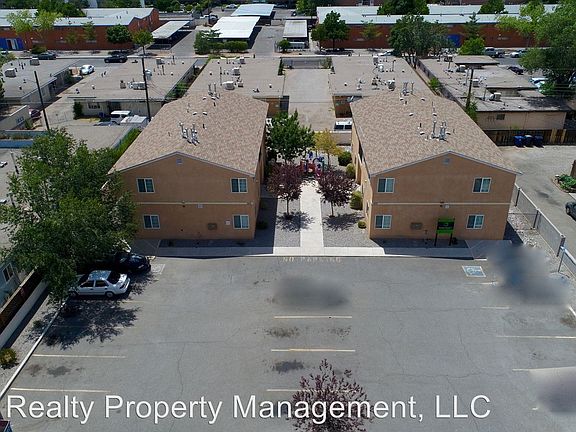 3rd image of 1013 Alvarado Dr SE