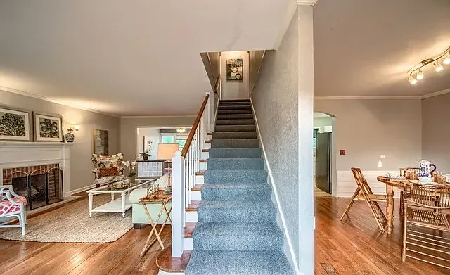 254 Quentin Dr — Photo 6