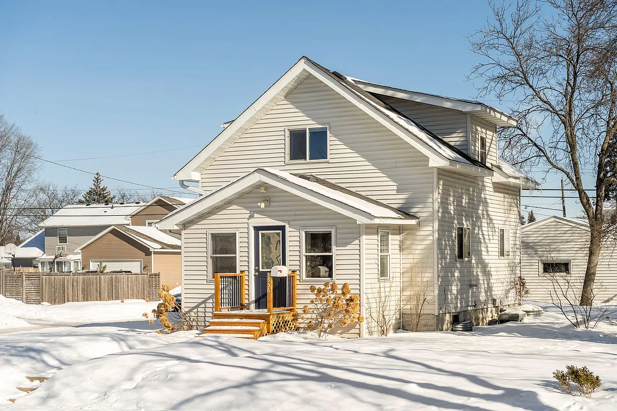 Building Photo - 3956 Vera Cruz Ave N