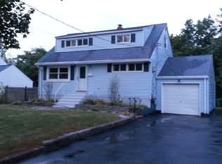 17 Poe Ave, Somerset, NJ 08873
