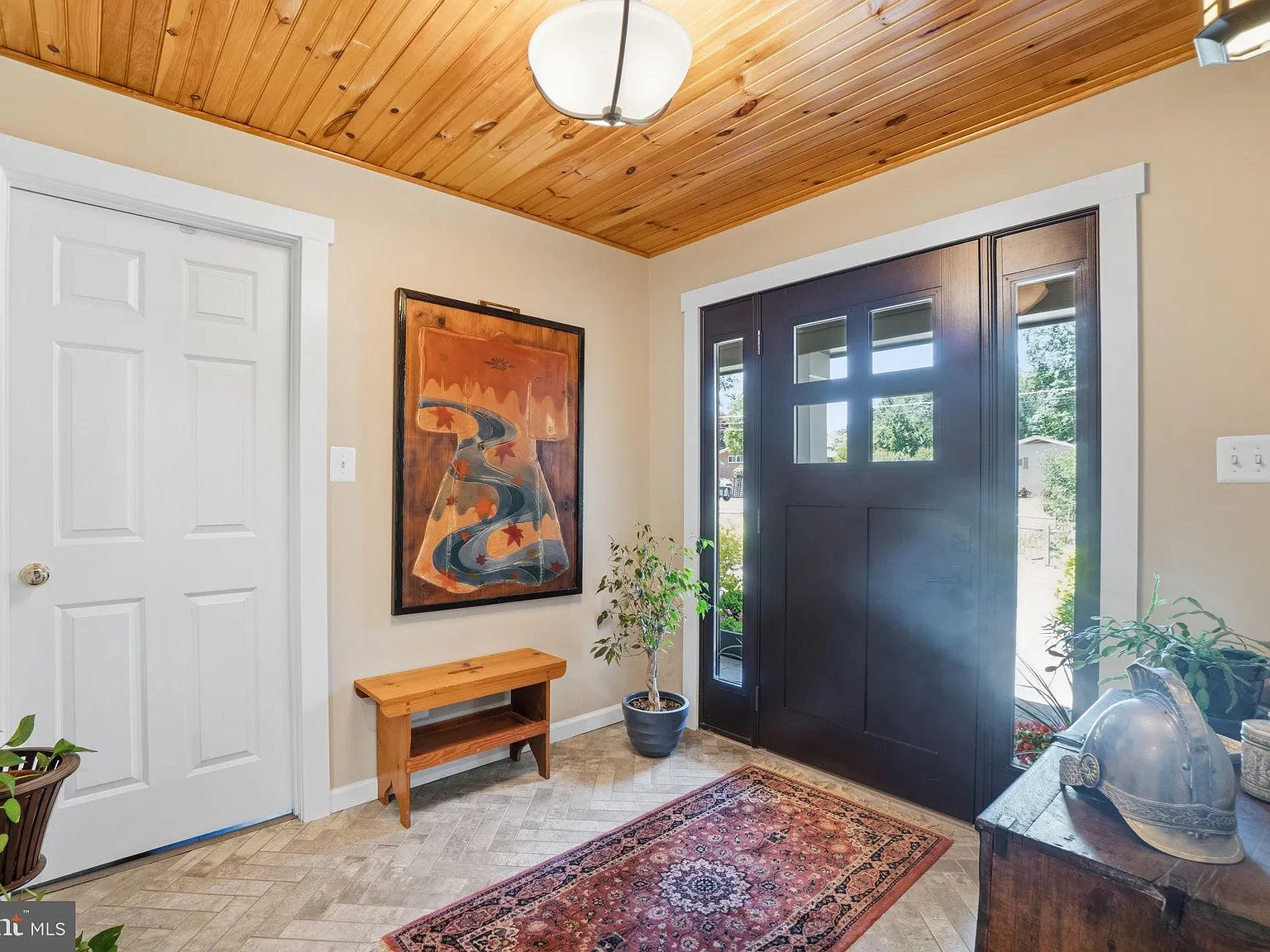 3 bed, 3.0 bath, 1654 sqft, $3,500 — Photo 2