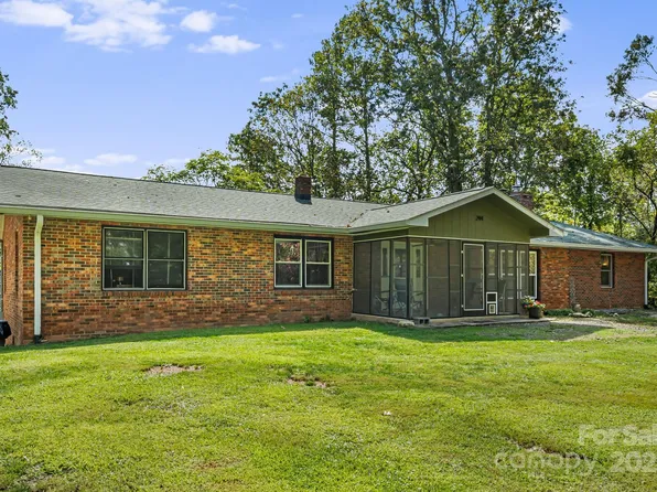 244 McMahon Ln, Bakersville, NC 28705