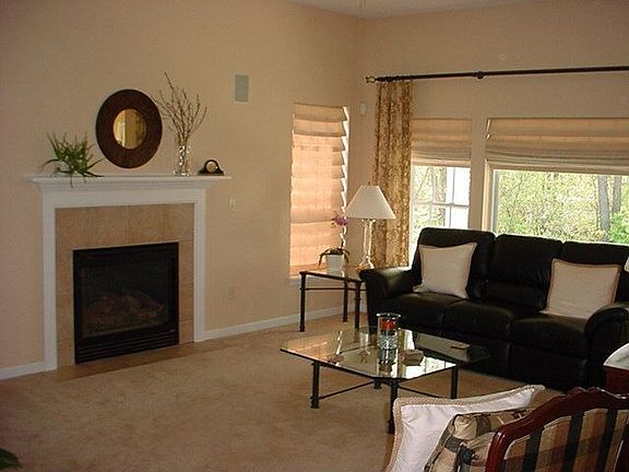 3rd image of 26 Mayfield Dr