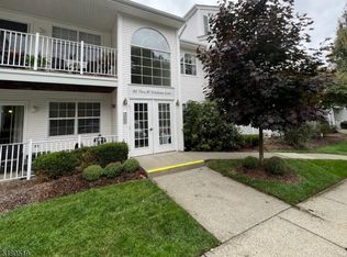90 Crestview Ln #2033, Mount Arlington, NJ 07856