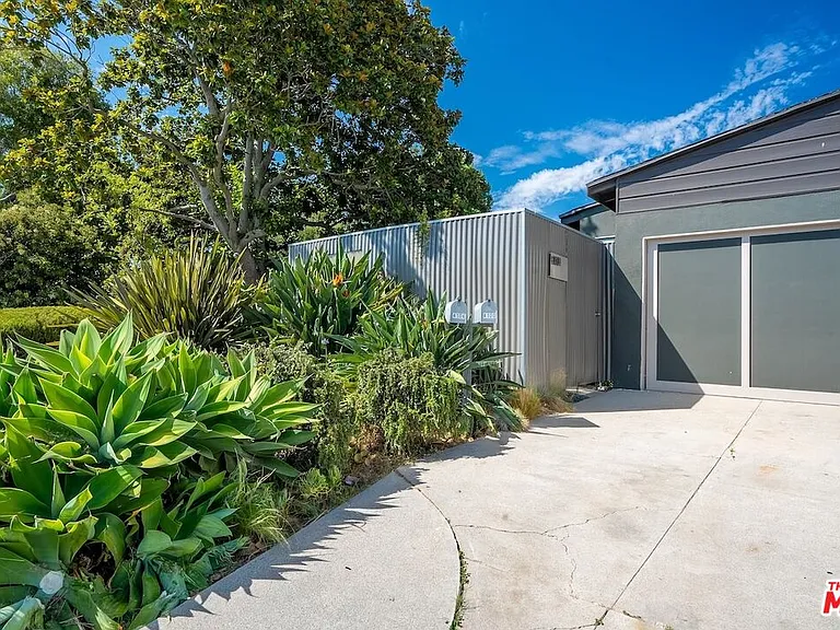 4100 Tilden Ave — Photo 1