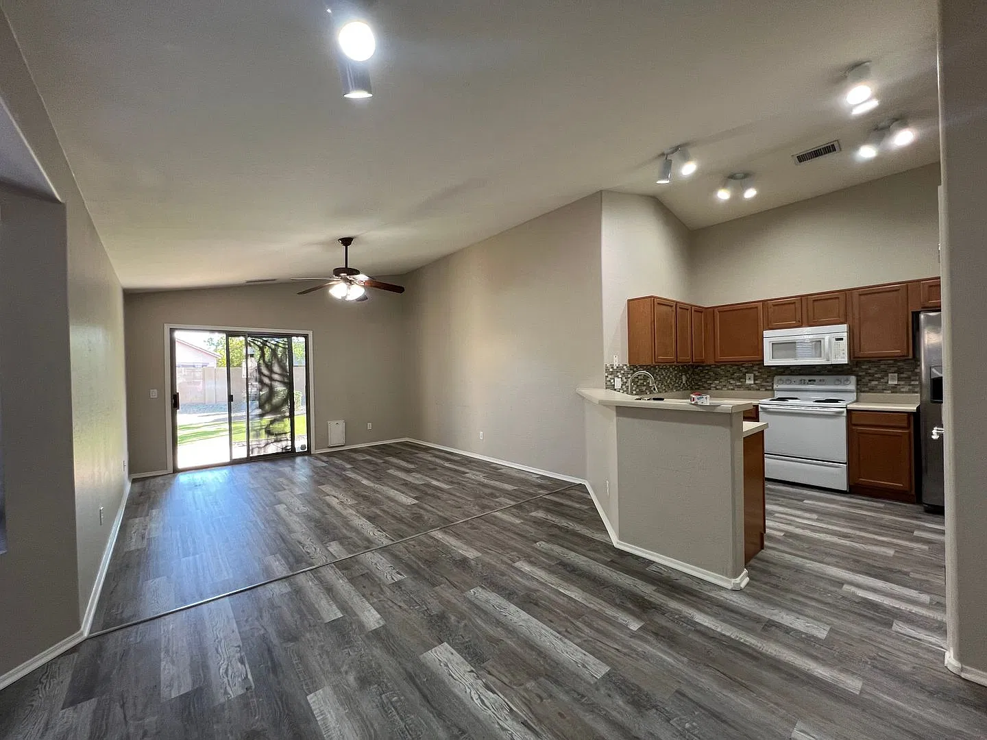 Fantastic Mesa location — Photo 4