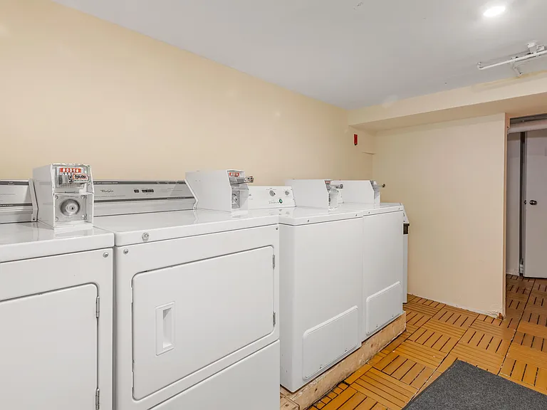 467 Slater St — Photo 21