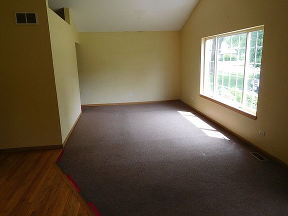 4th image of 15808 Clifton Park Ave