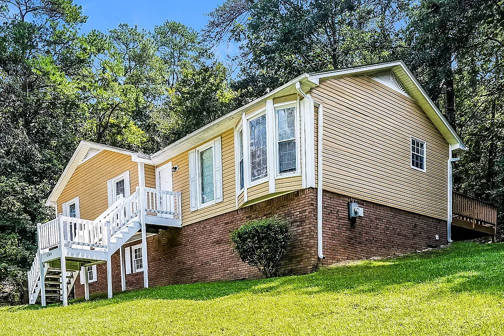 3 bed, 2.0 bath, 1288 sqft, $1,580 — Photo 4