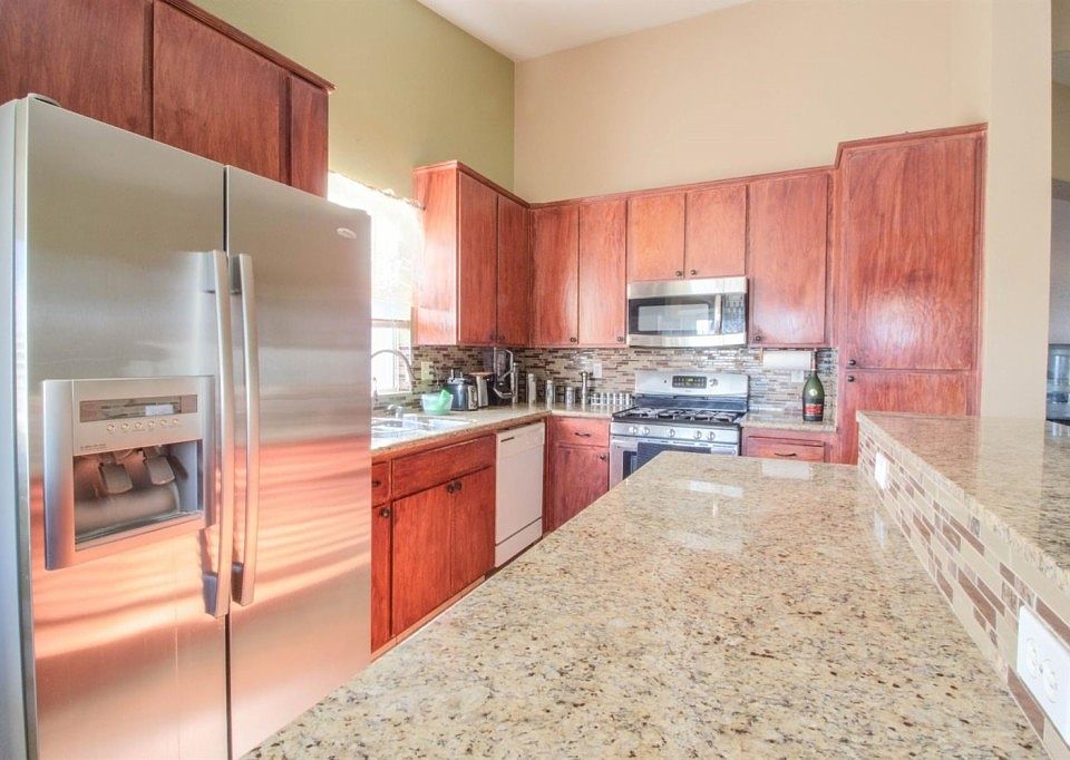 2nd image of 3770 Buenaventura Dr