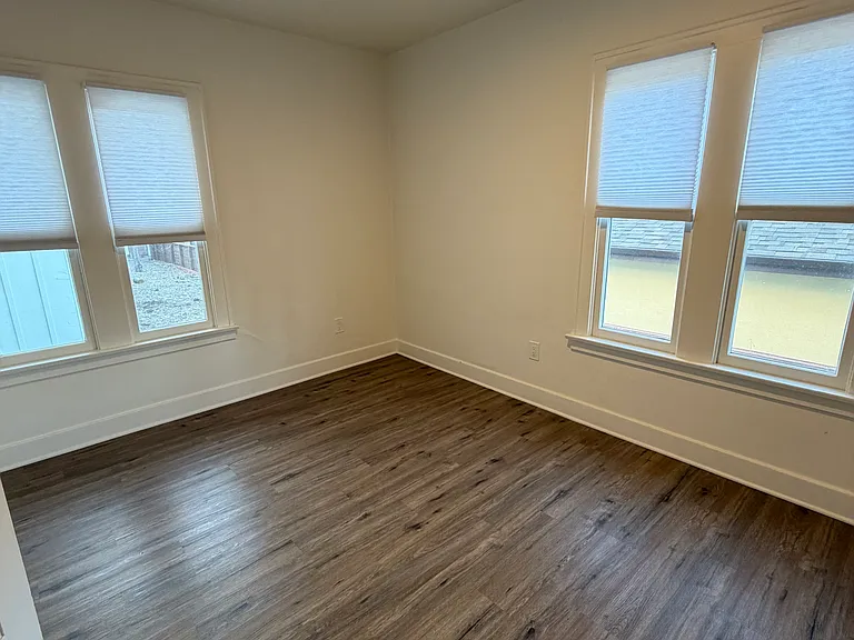 644 Mountain View St — Photo 7