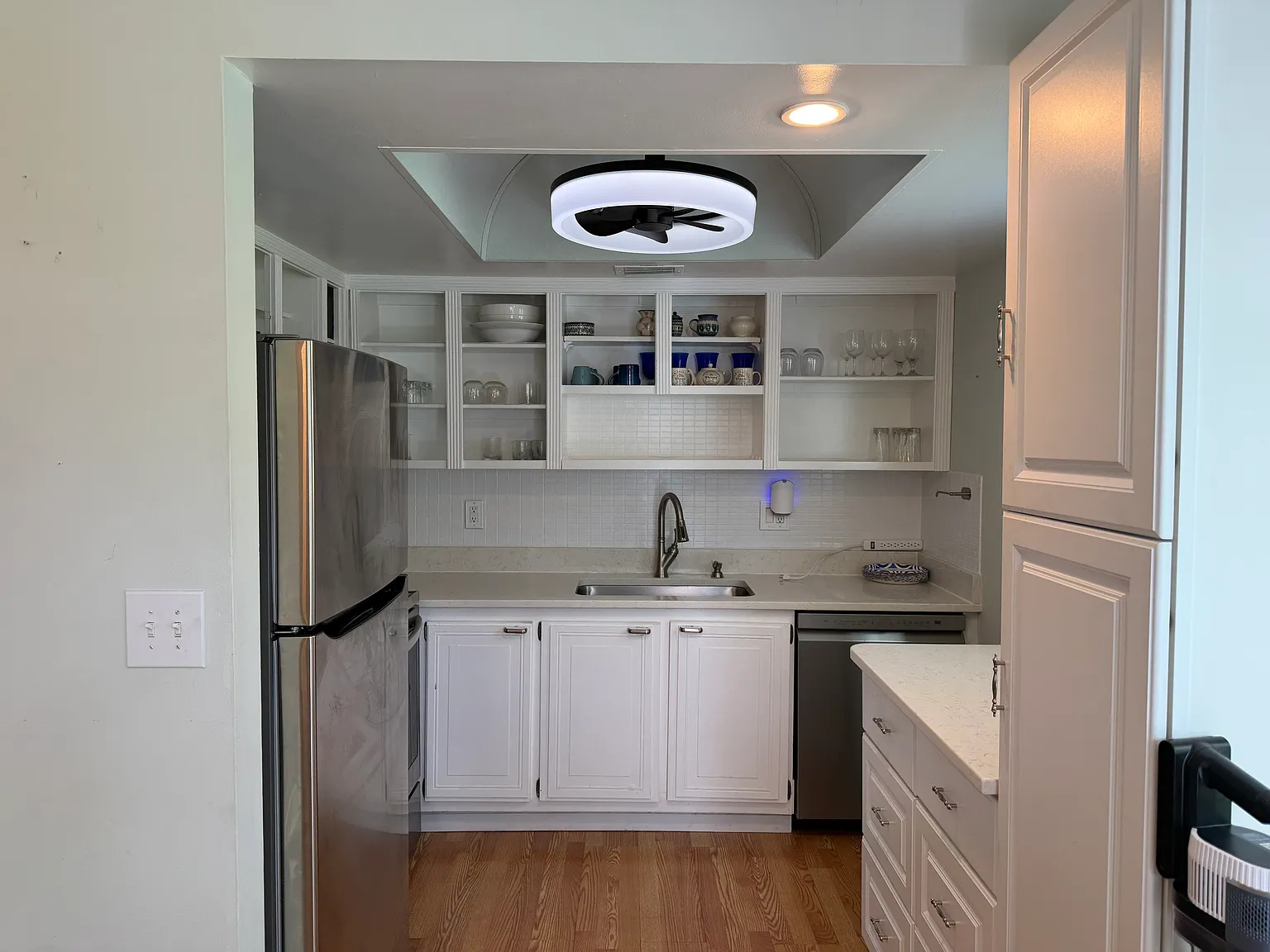 2 bed, 992 sqft, $2,750 — Photo 2