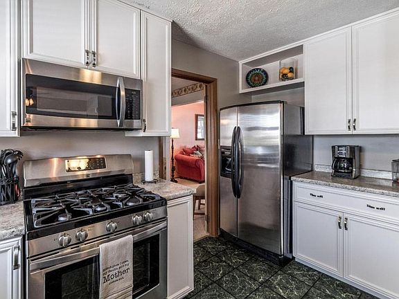 3rd image of 165 Lenwood Dr