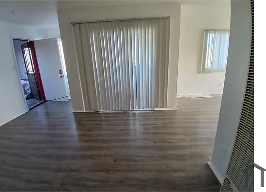 2 bed, 920 sqft, $3,000 — Photo 3