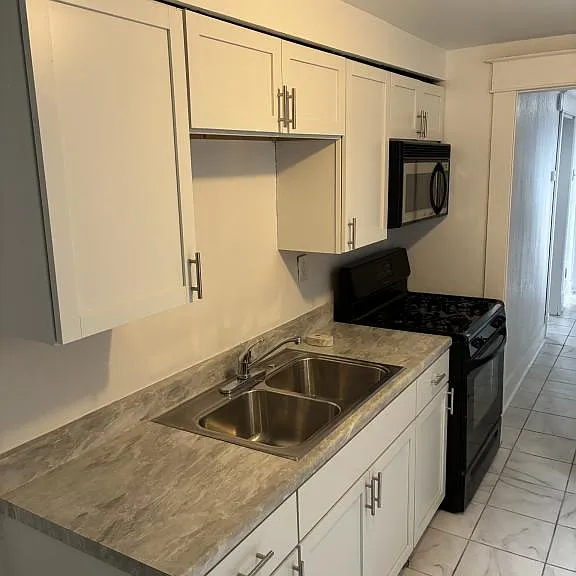 640 Pine St — Photo 8
