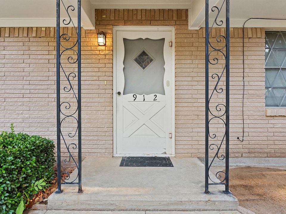 1st image of 912 Greenwood Ln
