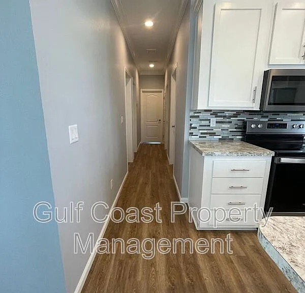 3200 Holly Ave — Photo 17