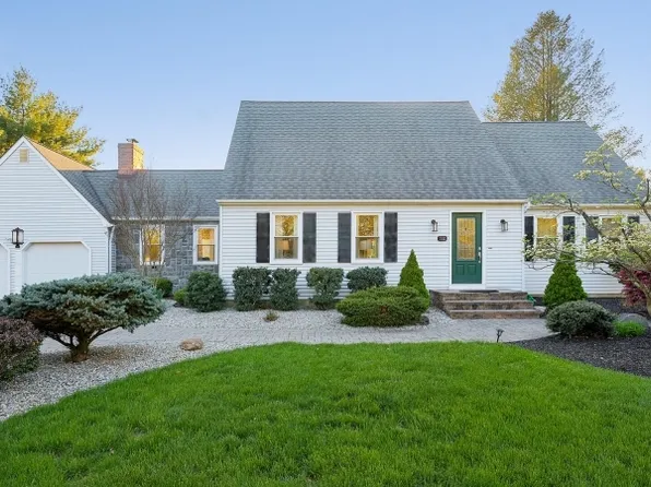 12 Elm Dr, Montgomery Twp., NJ 08558