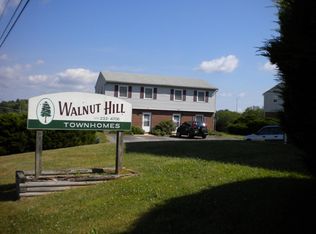 105 Walnut Hill Dr, Galax, VA 24333