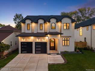 330 Woodlawn Ave, Royal Oak, MI 48073