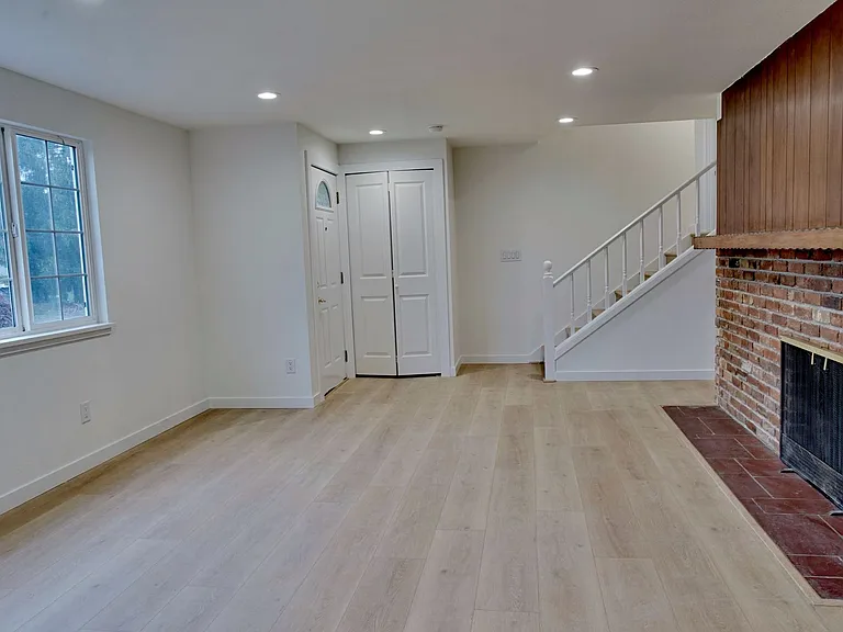 1421 N Highland St — Photo 8