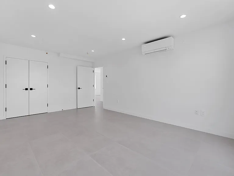 2321 Belmont Ave #7A — Photo 3