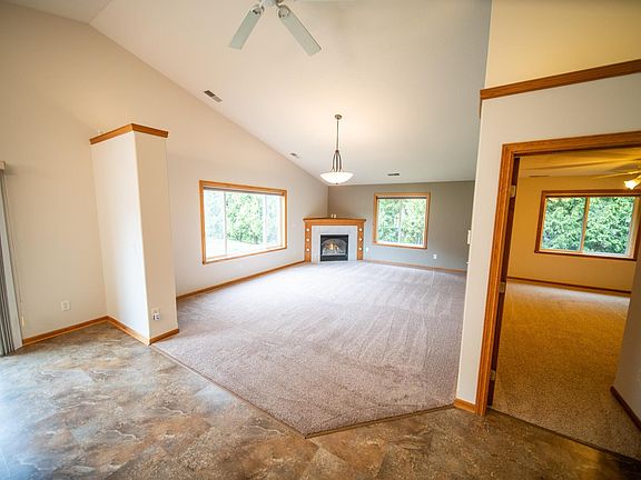 5th image of 311 Bear Paw Cir NE