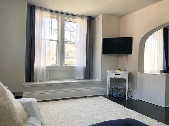 4th image of 838 S Roosevelt St #L