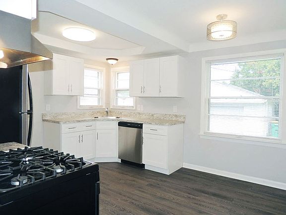 4th image of 18201 Hazelwood Ave