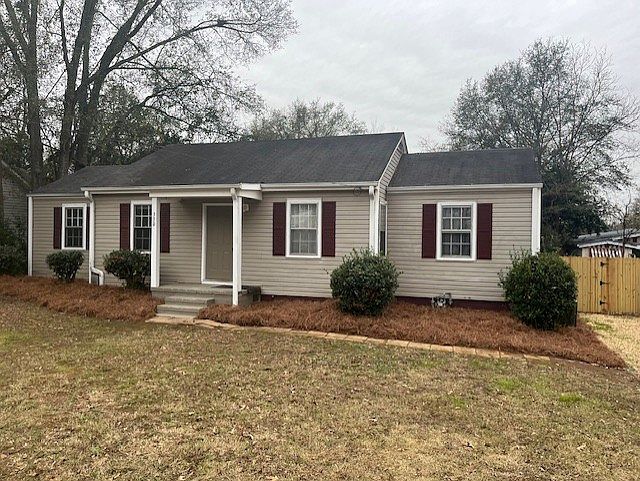 FRONT OF HOUSE
