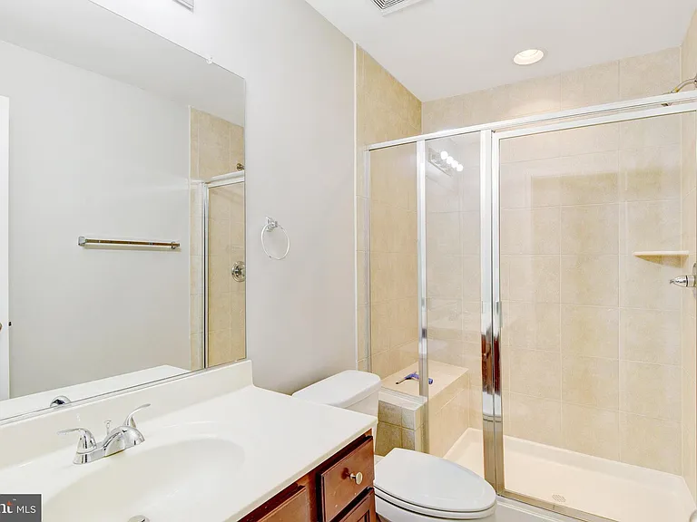 24803 Mason Dale Ter — Photo 32