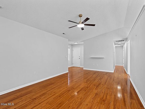 4th image of 309 Parkton Drive