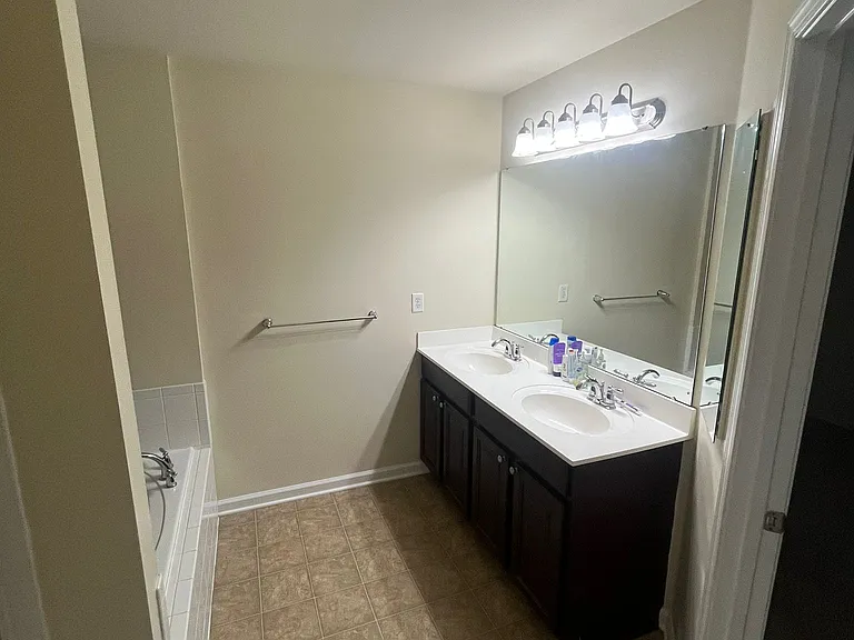5250 Wyndholme Cir — Photo 12