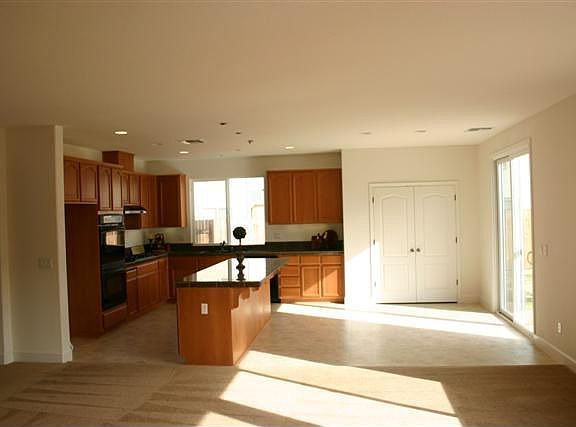 Kitchen / Eating area