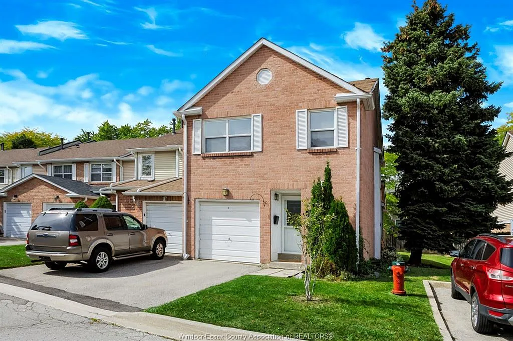 3 bed, 1.5 bath, 1500 sqft, $2,850 — Photo 2