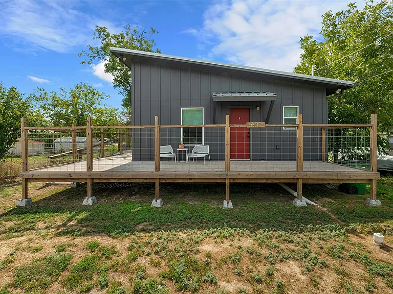 602 Persimmon St — Photo 1