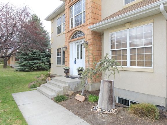 2nd image of 109 Country Club Dr
