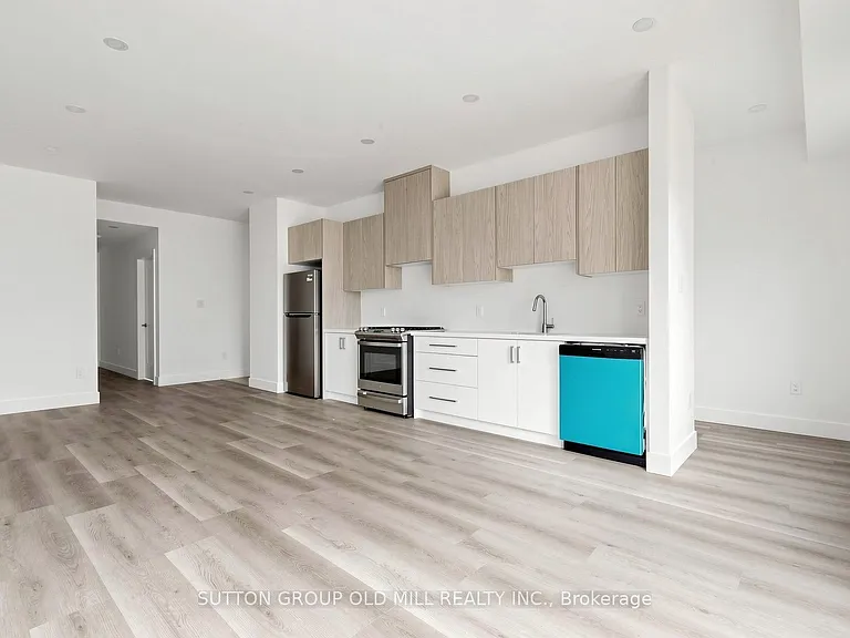 1927 Lawrence Ave W #4 — Photo 8
