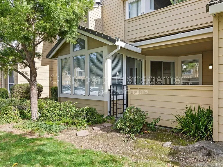 34573 Falls Ter — Photo 19